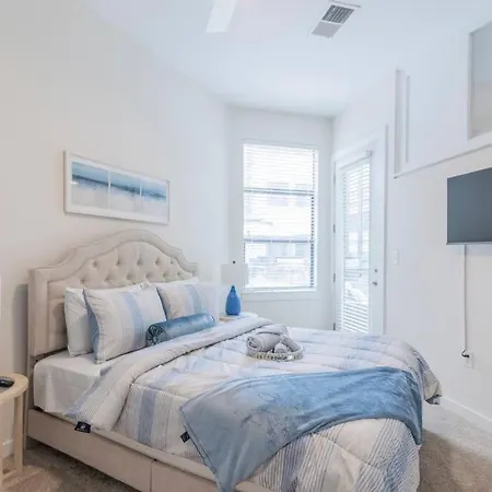 Charming Cozy Apartment With Wi-Fi & Free Parking